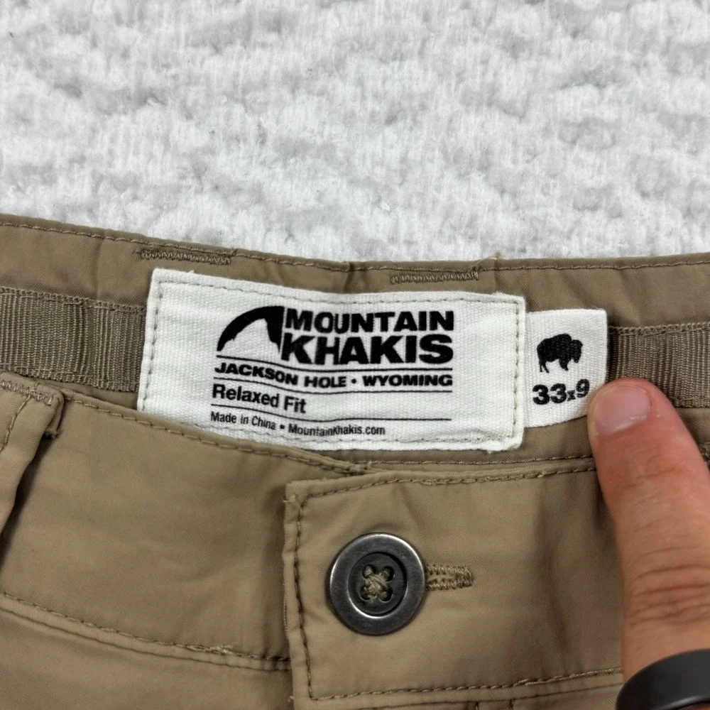 Mountain Khakis Equatorial Shorts Mens 33x9 Brown Relaxed Fit Logo Flat Front
